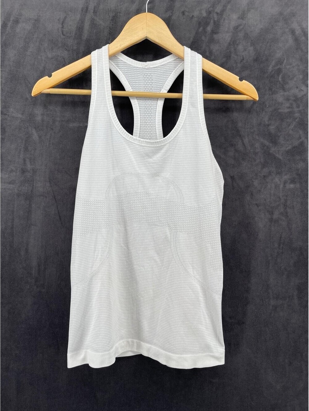 Lululemon Women’s Tank Top Size 6 White Racerback Seamless Athletic Shirt